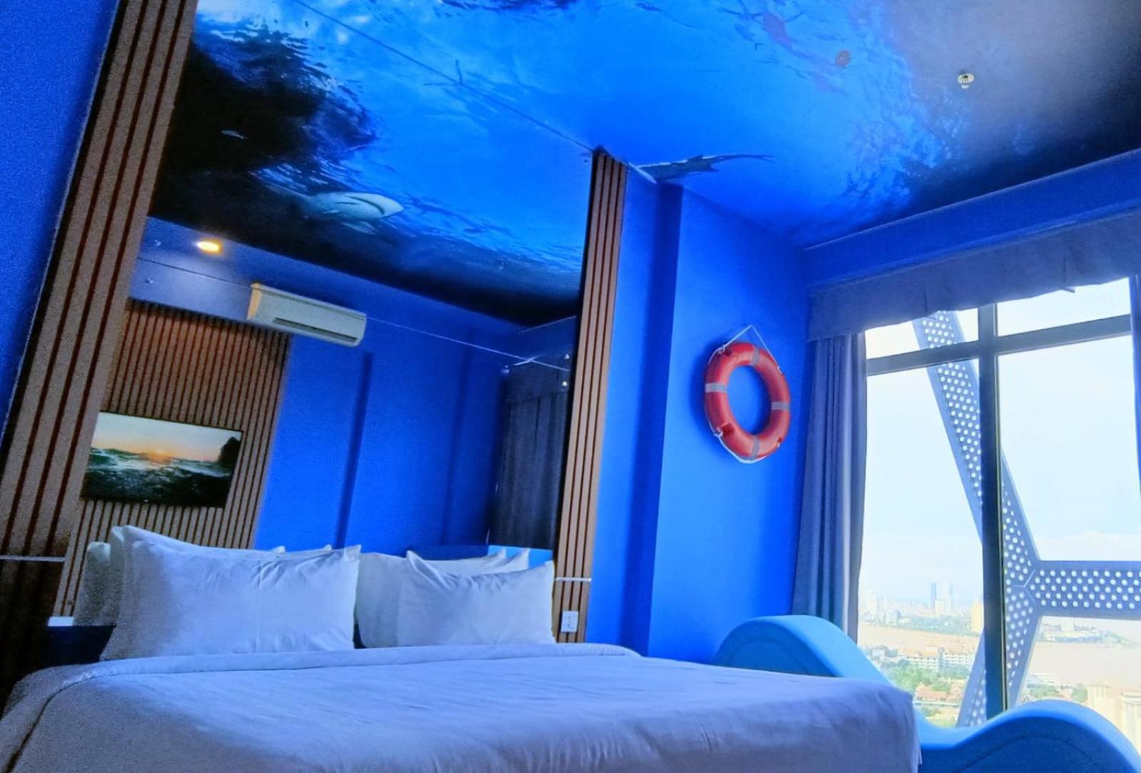 The Bridge Club Hotel Phnom Penh Exterior photo
